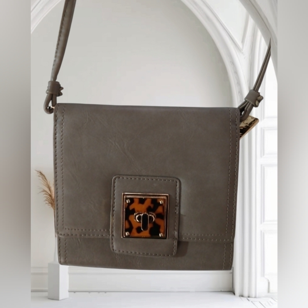 Liz Claiborne Mini Gray Leopard Crossbody Gold Hardware - Picture 3 of 13